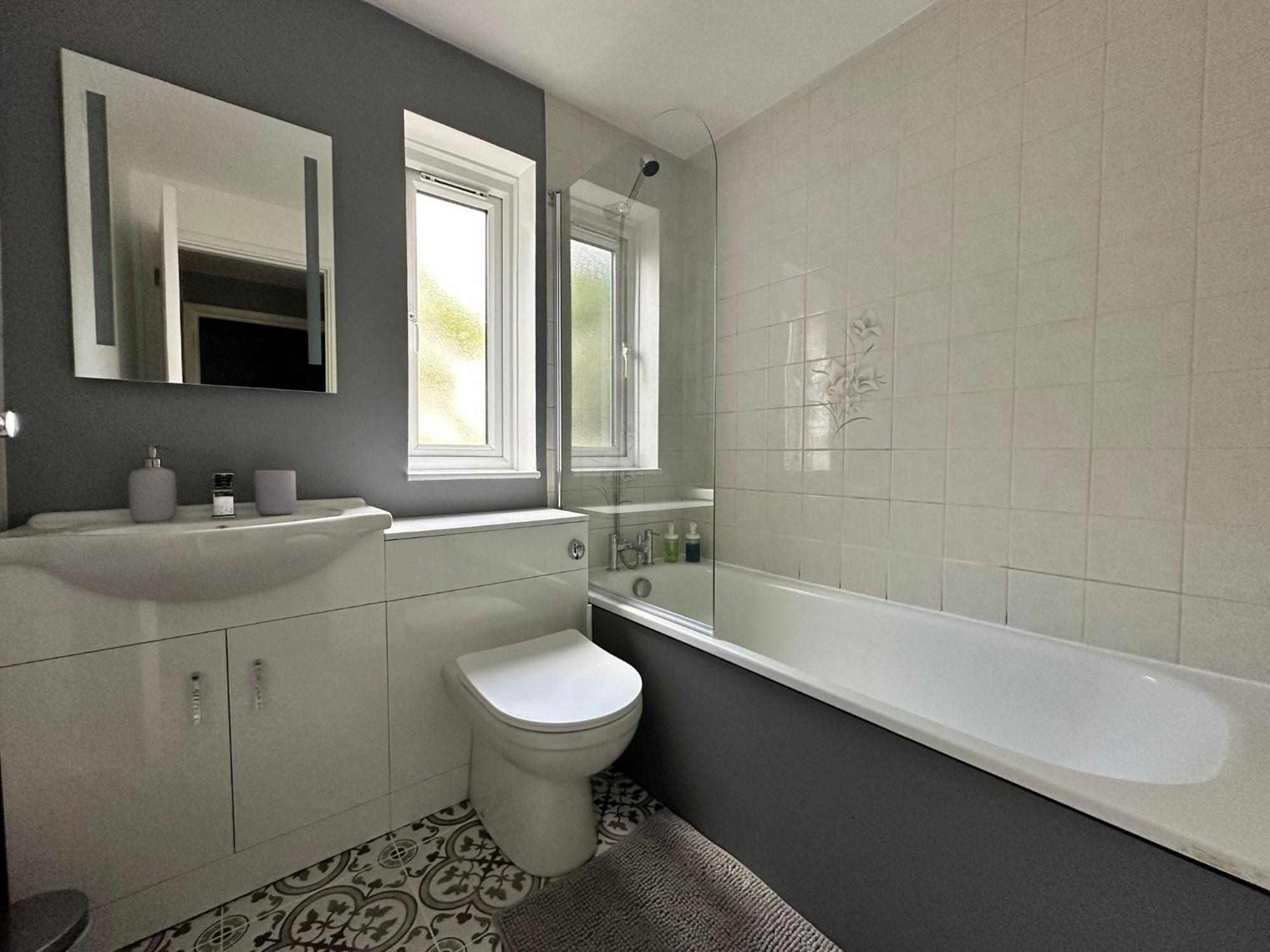 Cosy 2 Bedroom Flat In Manor House London Bagian luar foto