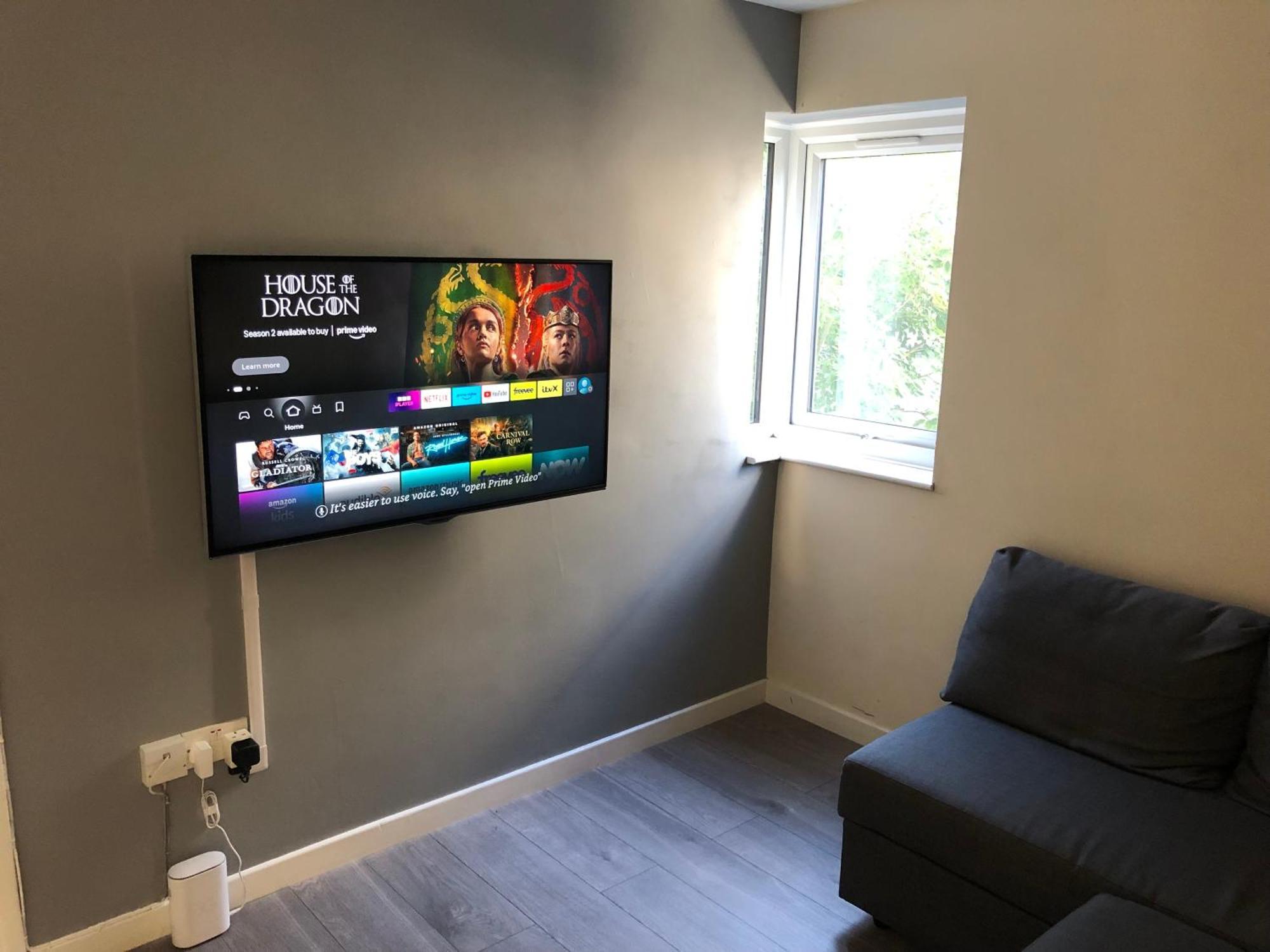 Cosy 2 Bedroom Flat In Manor House London Bagian luar foto