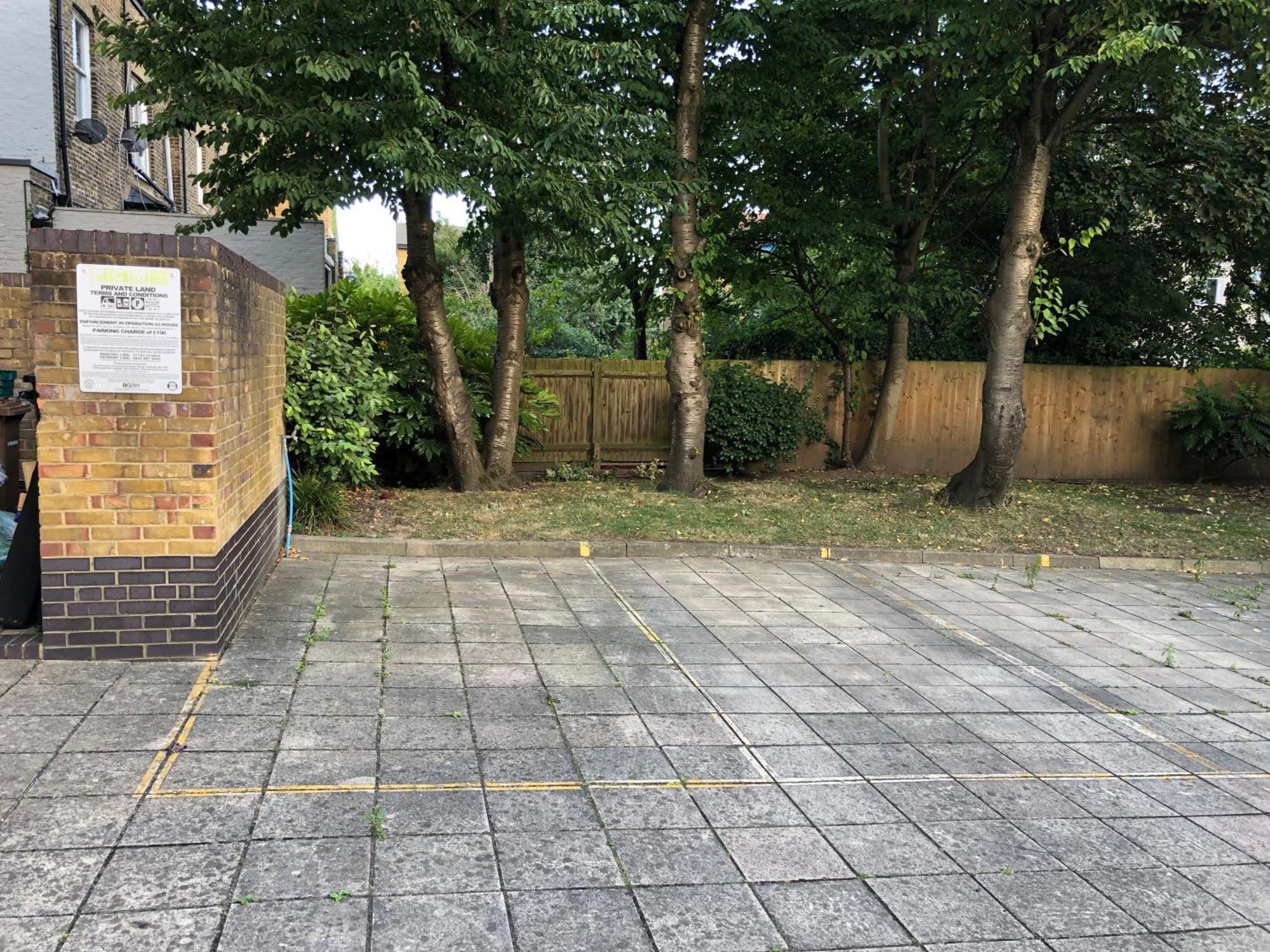 Cosy 2 Bedroom Flat In Manor House London Bagian luar foto