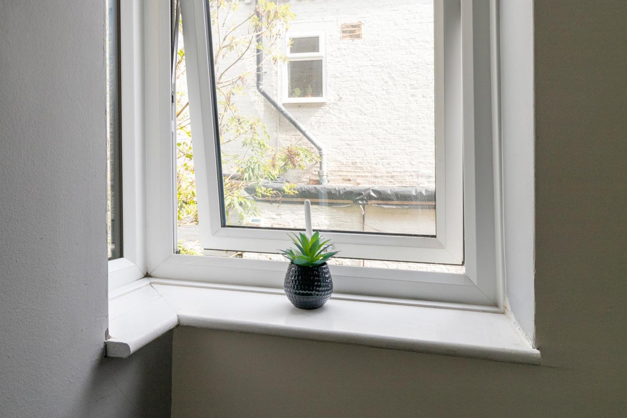 Cosy 2 Bedroom Flat In Manor House London Bagian luar foto